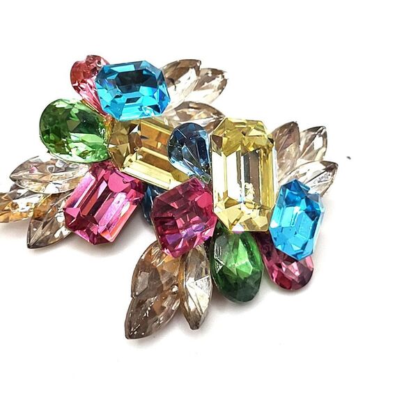 Stunning Crystal Cluster Clip On Earrings 2in - Picture 2 of 3